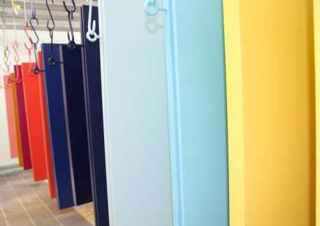 Türen bunt gespritzt