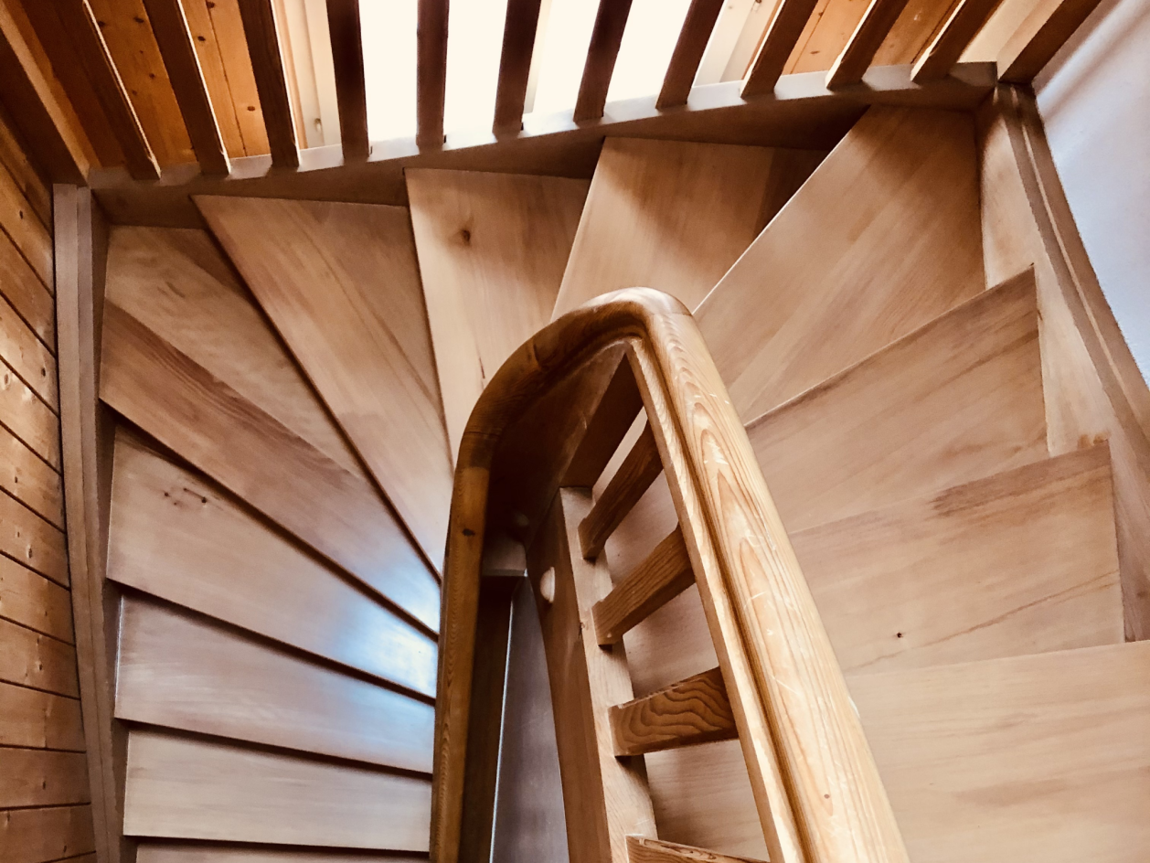 Buchenholz-Treppe neu