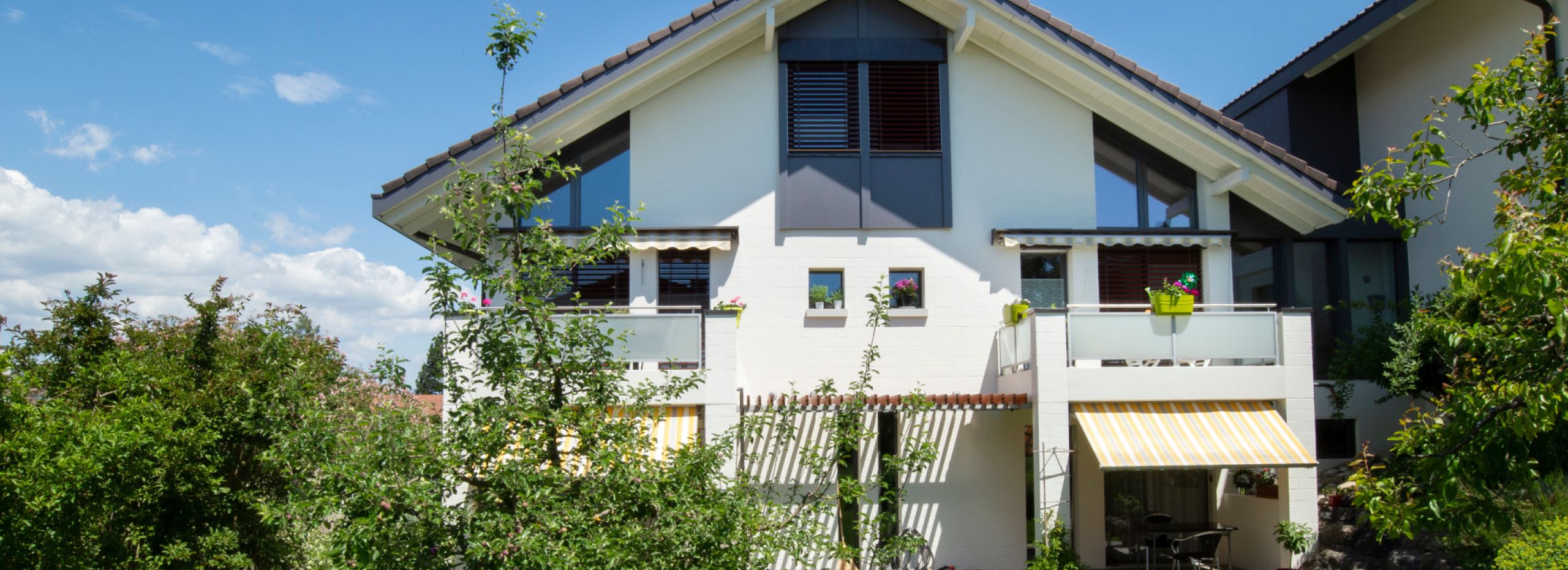 Eingebettet im Grünen