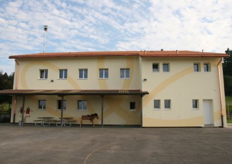 Fassadenrenovation Schulhaus Ziegelried