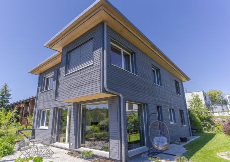 Neubau mit Holzfassade